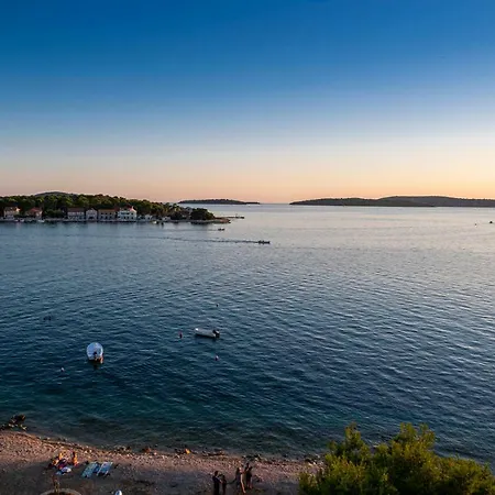 Pinna Nobilis Penthouse * Brodarica